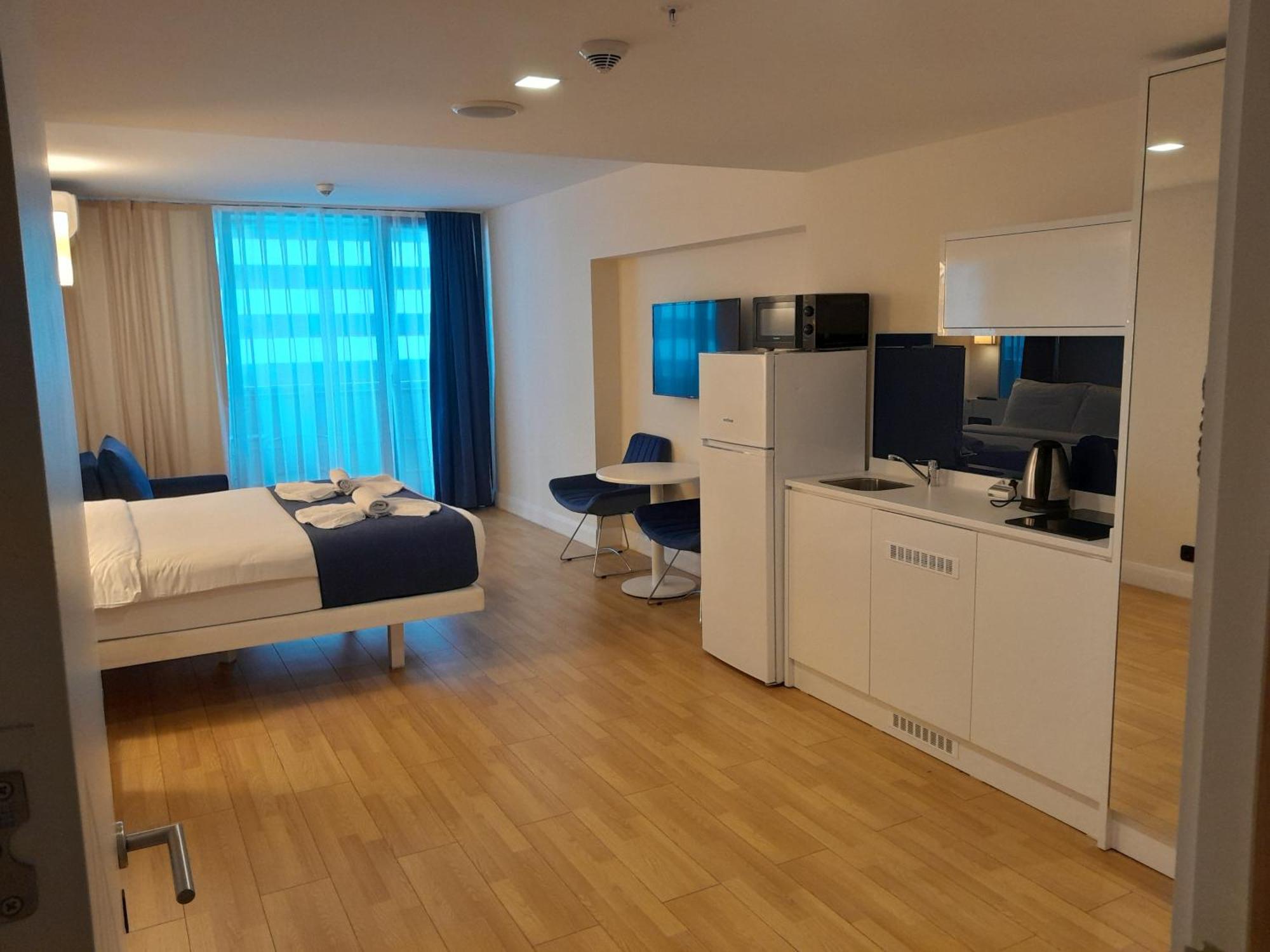 Smart Aparthotel Orbi City 바투미 외부 사진
