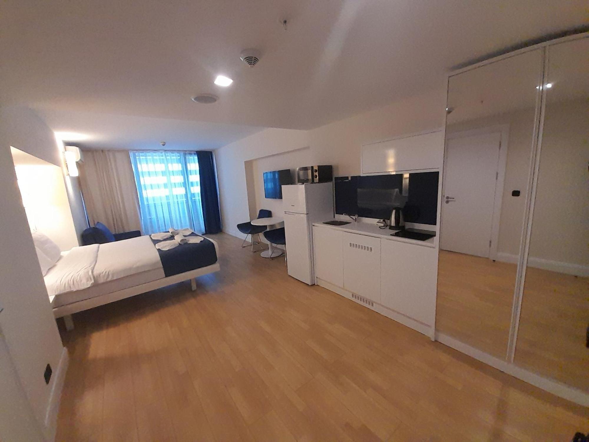Smart Aparthotel Orbi City 바투미 외부 사진
