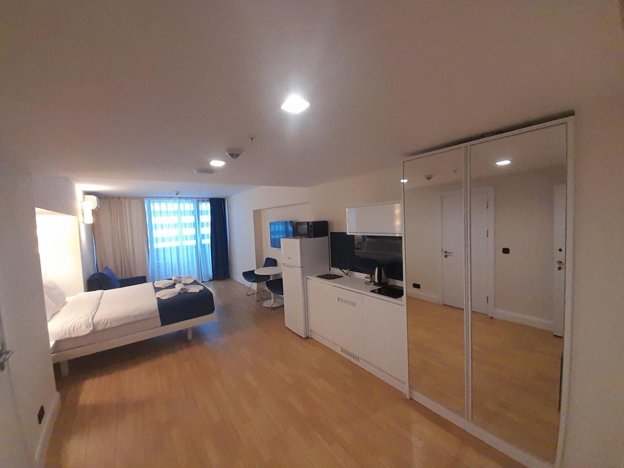 Smart Aparthotel Orbi City 바투미 외부 사진