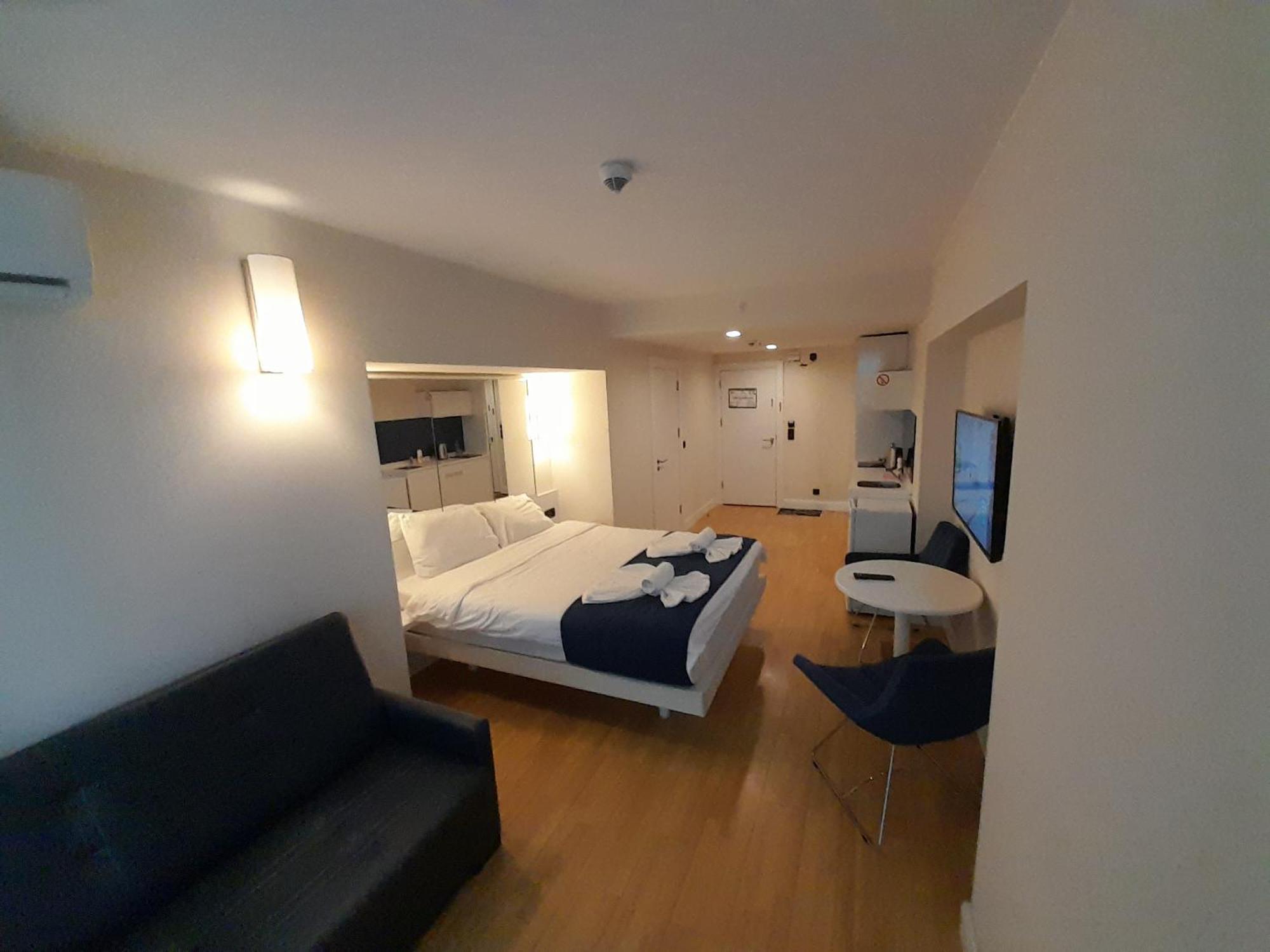 Smart Aparthotel Orbi City 바투미 객실 사진